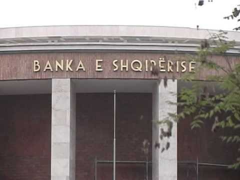 KRYEMINISTRI RAMA NJOFTON NISJEN E NEGOCIATAVE PER ÇESHTJEN E BANKES SE SHQIPERISE LAJM