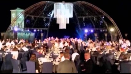 VELIAJ ORGANIZON FESTEN E PEZES NE TE NEJTIN VEND KU U MARTUA PAK DITE ME PARE