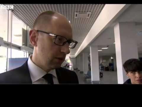 KRYEMINISTRI I UKRAINES IATSENIUK AKUZA RUSISE SE PO KERKON TE PUSHTOJE VENDIN E TIJ LAJM