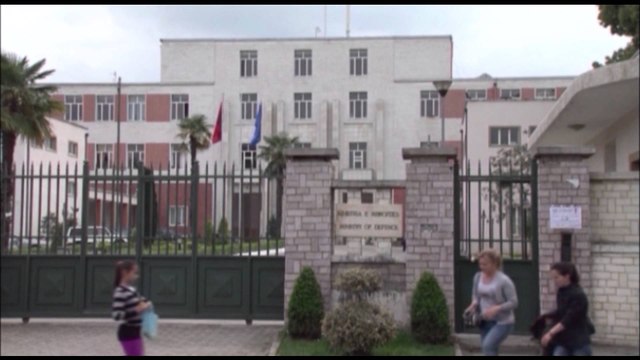 SKANDALI ME HELIKOPTERET E FA, HESHTIN EDHE DEPUTETET E MAJTE TE KOMISIONIT TE SIGURISE