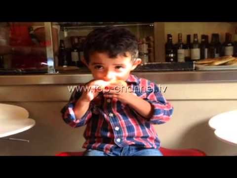 Shqiptari, që u “dhuron” zemrën falas italianëve çdo pasdite - Top Channel Albania - News - Lajme