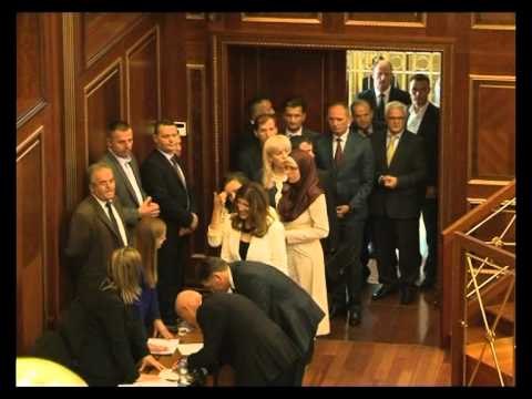 KOSOVE,PRESIDENTJA ATIFETE JAHJAGA NIS KONSULTIMET ME KRERET E PARTIVE POLITIKE LAJM