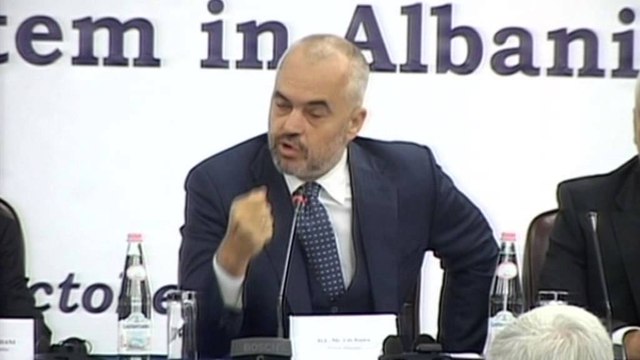 PRESIDENTI MBLEDH SOT TRYEZEN PER REFORMEN NE DREJTESI