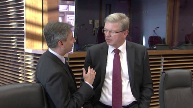 PROGRES RAPORTI I BE: DUHET DIALOG I QENDRUESHEM POLITIK