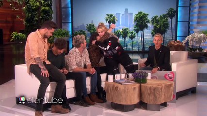 One Direction Reacts To Harry Styles Falling On Stage