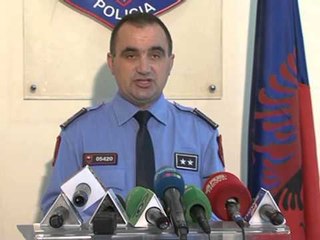 LAZARAT,POLICIA ARRESTOI 9 PERSONA QE NXITEN NXENESIT TE QELLOJNE ME GURE UNIFORMAT BLU LAJM