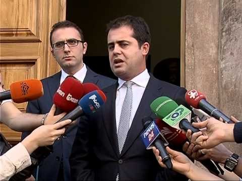 DEMOKRATET ANKIMOJNE NE GJYKATEN KUSHTETUESE LIGJIN PER REFORMEN TERRITORIALE LAJM