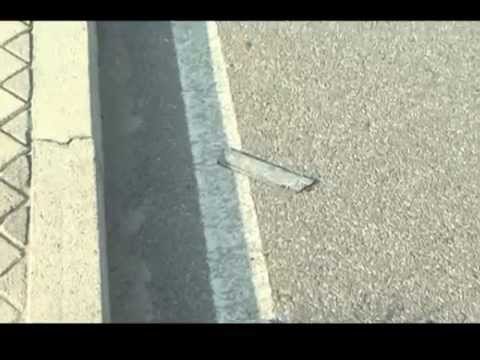 AKSIDENT NE ZONEN E KENETES NE DURRES,NJE 19 VJEÇAR PERPLAS ME VDEKJE ME MAKINE NJE GRUA LAJM