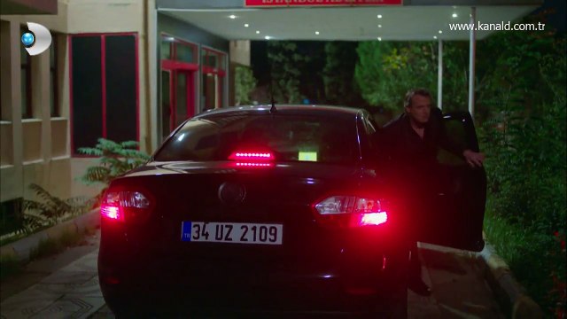 Poyraz Karayel 33. Bölüm - İsmail Karayel aslında Adil Topal!