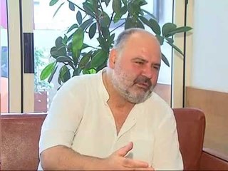 GAZETARI ANDI BUSHATI TREGON INCIDENTET DHE DHUNEN NE NDESHJEN QE U KTHYE NE DRAME LAJM