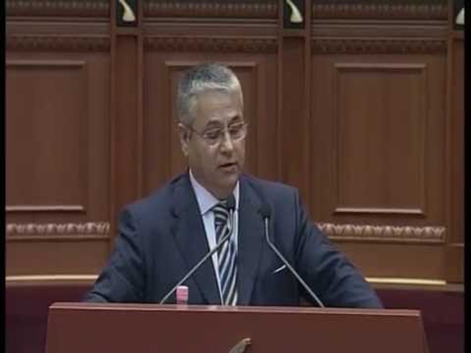 DEPUTETET E MAZHORANCES DENOJNE DHUNEN E NDODHUR NE SFIDEN MES SERBISE E SHQIPERISE LAJM