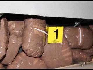 KAPEN 10 KG HEROINE NE KAKAVIJE NE MAKINEN E NJE SHTETASI GREK, AKSION EDHE NE VLORE LAJM