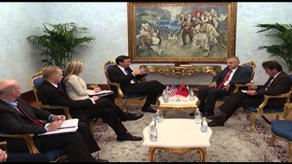 SENATORI AMERIKAN CHRIS MURPHY NE TIRANE