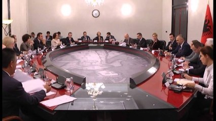 DHOMA AMERIKANE: QEVERIA TE THJESHTEZOJE TAKSAT