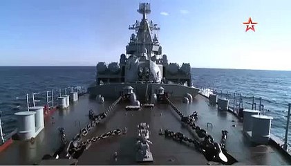 Крейсер «Москва» навел ракеты на сирийско-турецкую границу: кадры с борта корабля