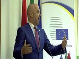 KRYEMINISTRI EDI RAMA SQARON PER HERE TE PARE DETAJE PER SHTYRJEN E VIZITES NE SERBI LAJM