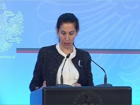 QEVERIA VENDOS TA KTHEJE NE PEDONALE SHESHIN NENE TEREZA NGA MBREMJA NE MENGJES LAJM