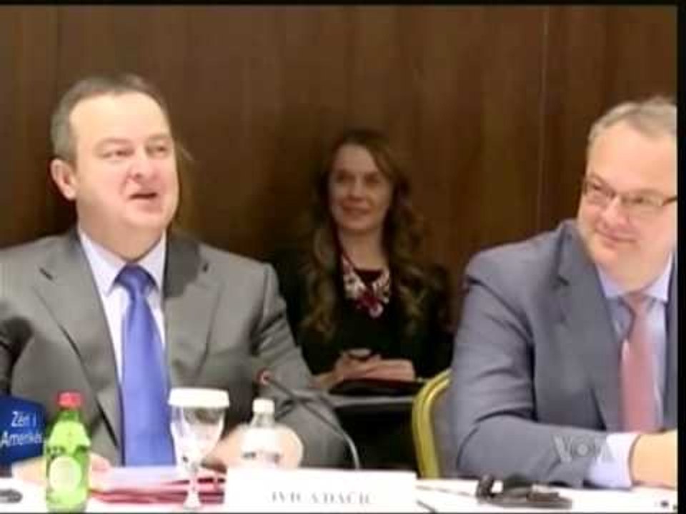 MINISTRI I JASHTEM I KOSOVES ENVER HOXHAJ KERKOI NJOHJEN SI SHTET NGA ANA E SERBISE LAJM