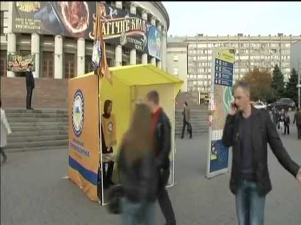 SHBA I KERKOI TE GJITHE UKRAINASVE TE MARRIN PJESE NE VOTIMIN PARLAMENTAR TE SE SHTUNES LAJM