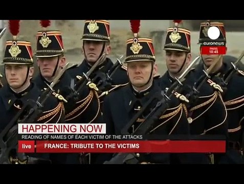 Aux Invalides, la litanie des noms des victimes