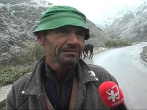 JUGLINDJA ZBARDHET NGA DEBORA,VESHTIRESI NE DISA RRUGE RURALE NE ZONEN E KORCES LAJM