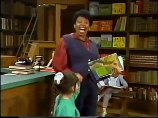 Classic Sesame Street Going To the Library