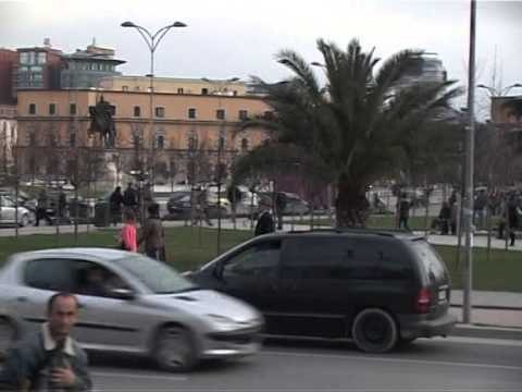 BASHA AKUZON QEVERINE RAMA,“NE NJE VIT SOLLEN VETEM VARFERI DHE KRIZE EKONOMIKE” LAJM