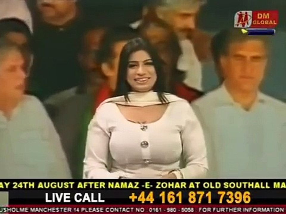 A Caller Full Insulted Host For Wearing Vulgar Clothes koi sharam hoti h koi haya hoti h