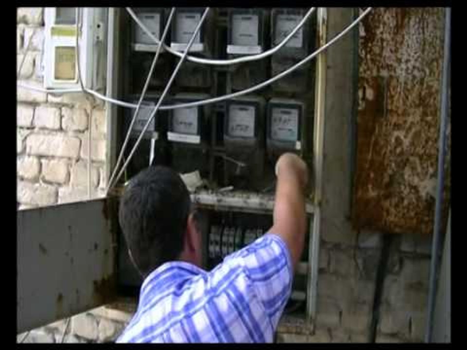 OSHEE AKSION NE ELBASAN,NDERPRET LIDHJET E PALIGJSHME TE ENERGJISE ELEKTRIKE LAJM