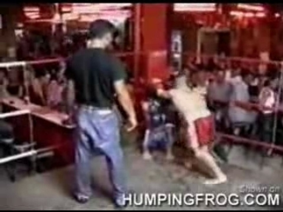 Combat de boxe entre nains