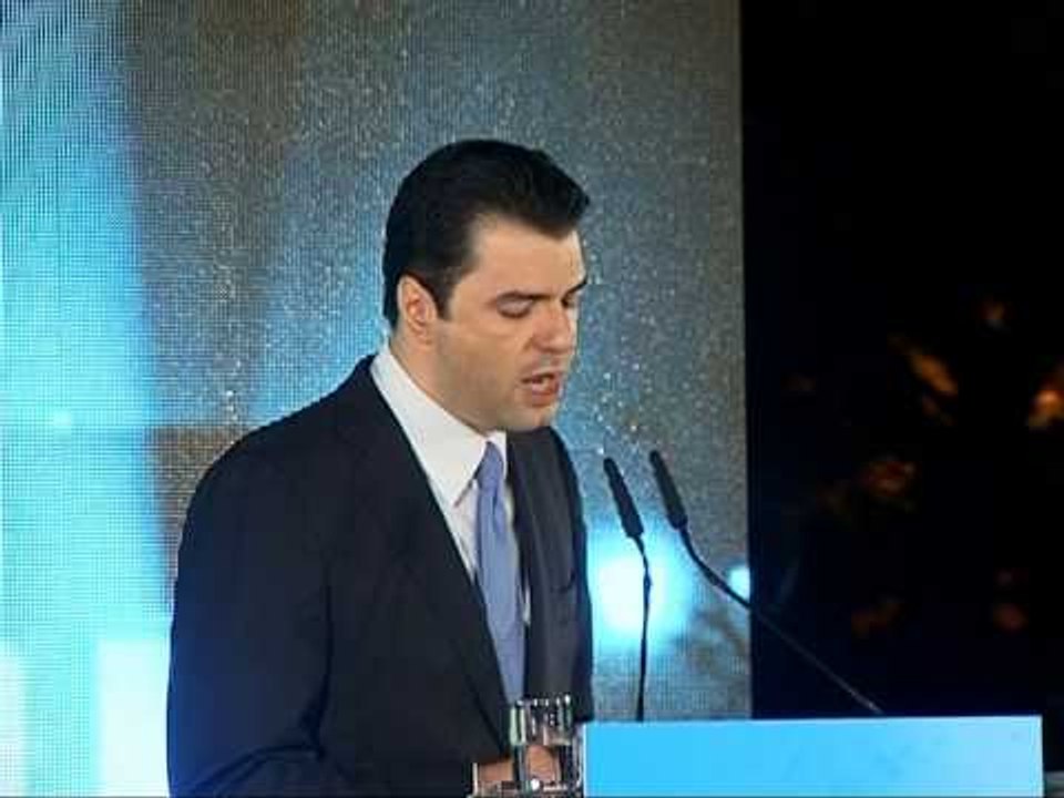 BASHKIA E TIRANES KUJTON RENIEN E MURIT TE BERLINIT,BASHA THIRRJE PER RREZIMIN E QEVERISE LAJM