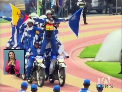Policía realiza un festival artístico acrobático en Esmeraldas