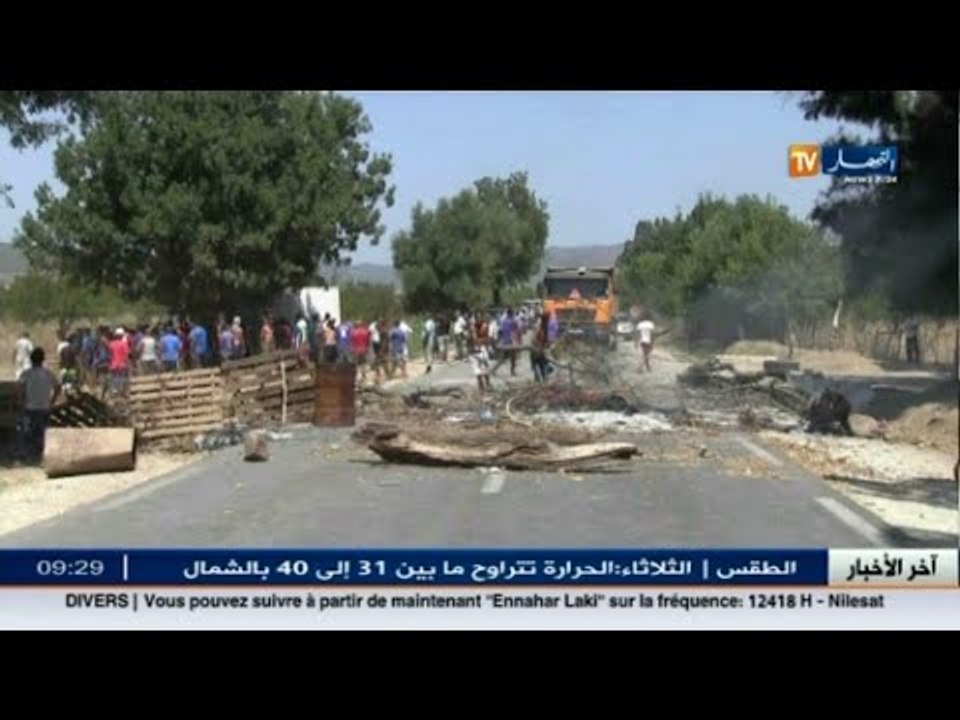 عنابة: سكان بلدية التريعات يقطعون الطريق الولائ...