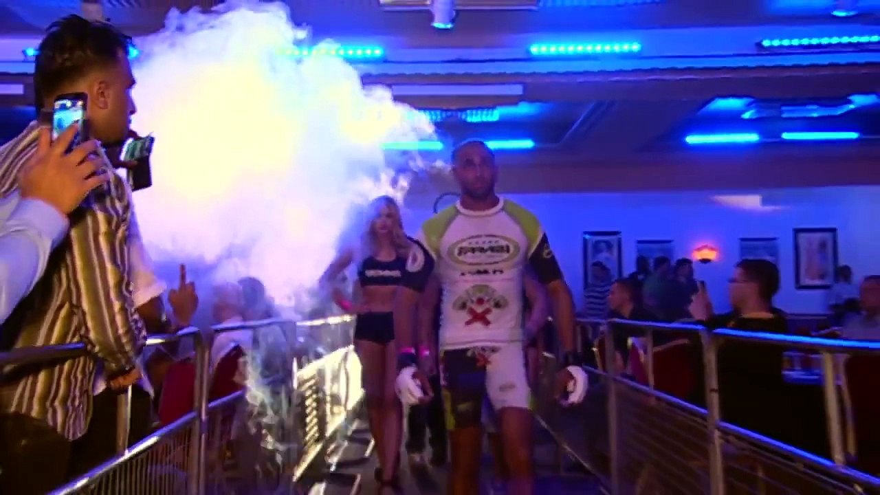Umer "Bullet Tooth" Kayani vs Andy Cona at UCMMA 40 -(courtesy VCL Vehshi Championship League
