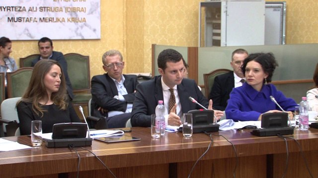 KOMISIONI I EKONOMISE MIRATON NE PARIM PAKETEN FISKALE