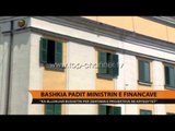 Bashkia padit ministrin e Financave - Top Channel Albania - News - Lajme