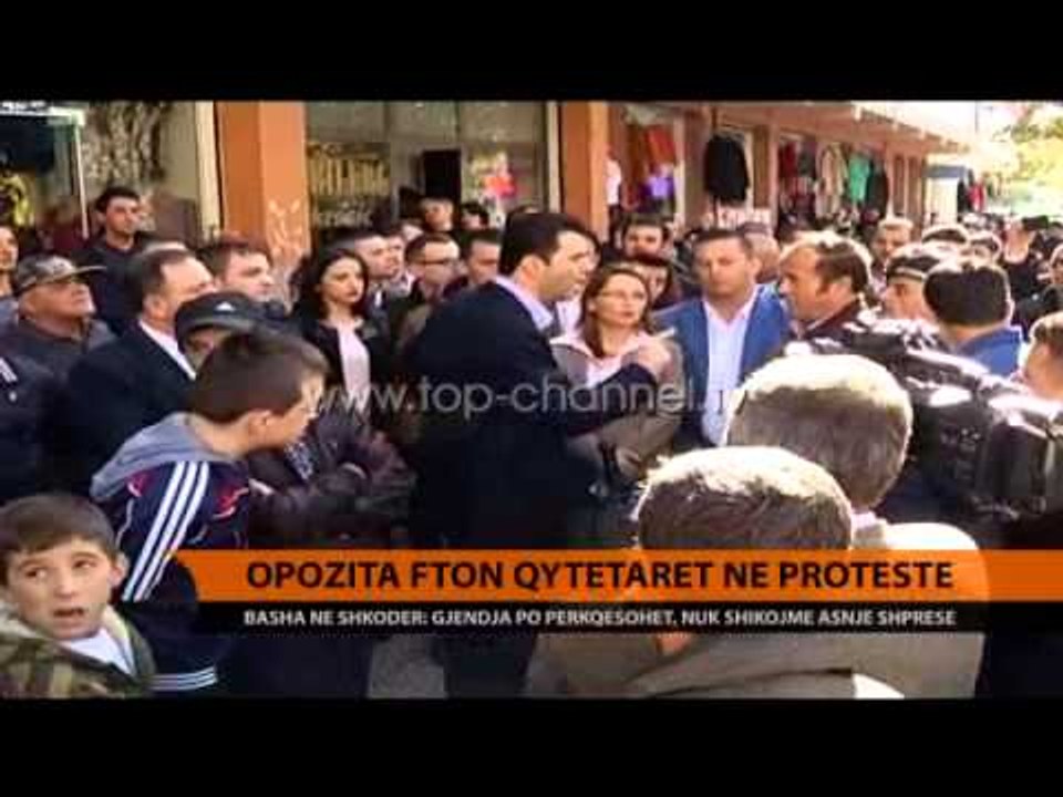 Opozita fton qytetarët në protestë  - Top Channel Albania - News - Lajme