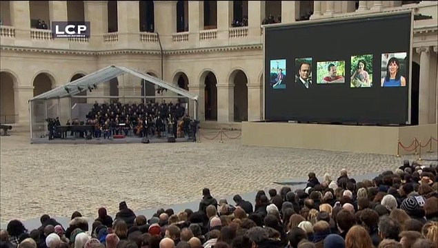 Quand on a que l'amour interprété par Nolwenn Leroy, Camelia Jordana et Yael Naïm