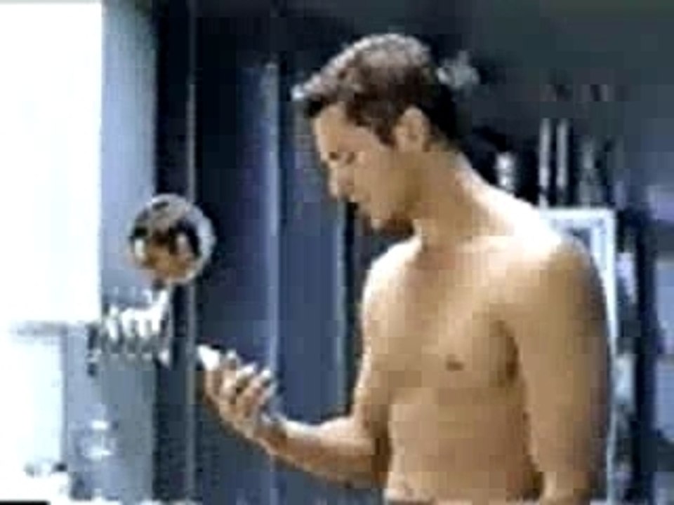 Cacharel - Avec Alyssa Milano