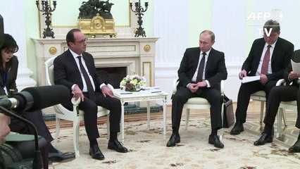 Hollande promete hacer todo lo necesario para destruir a EI