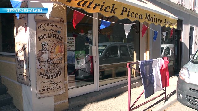 D!CI TV : Quelques drapeaux sur les fenêtres des habitants des Alpes de Haute-Provence