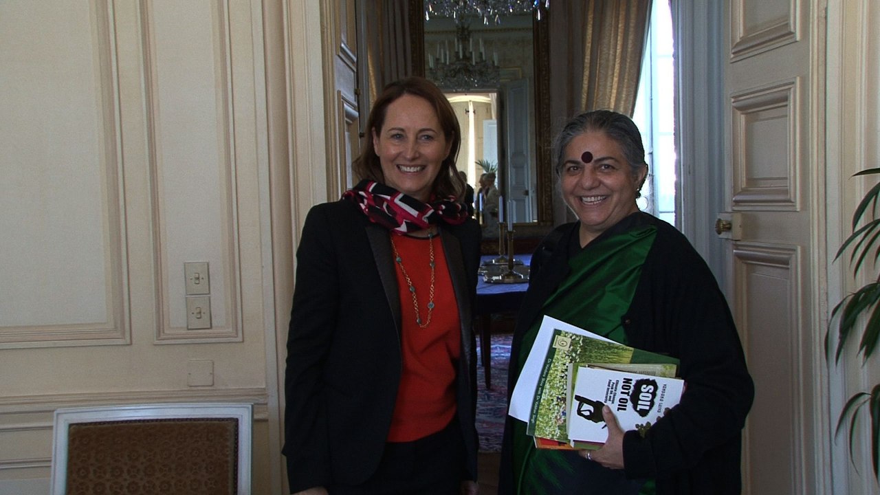 J - 2 avant la COP21: Ségolène Royal et Vandana Shiva