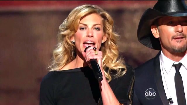 Tim McGraw Faith Hill - Good Hearted Woman - CMA Awards 2012