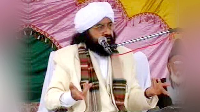 Allama Pir Syed Naseer Ud Din Naseer Shah Gilani Nizami (R.A) - Sings A Beautiful Qawwali