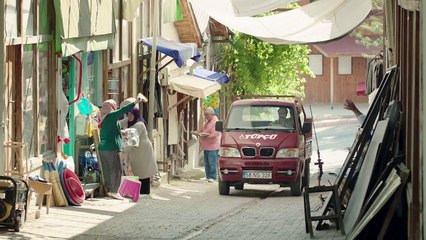 ‘Düğün Dernek’in İkincisi ‘Yumurtanın Sarısı’ Klibi ile Geldi!
