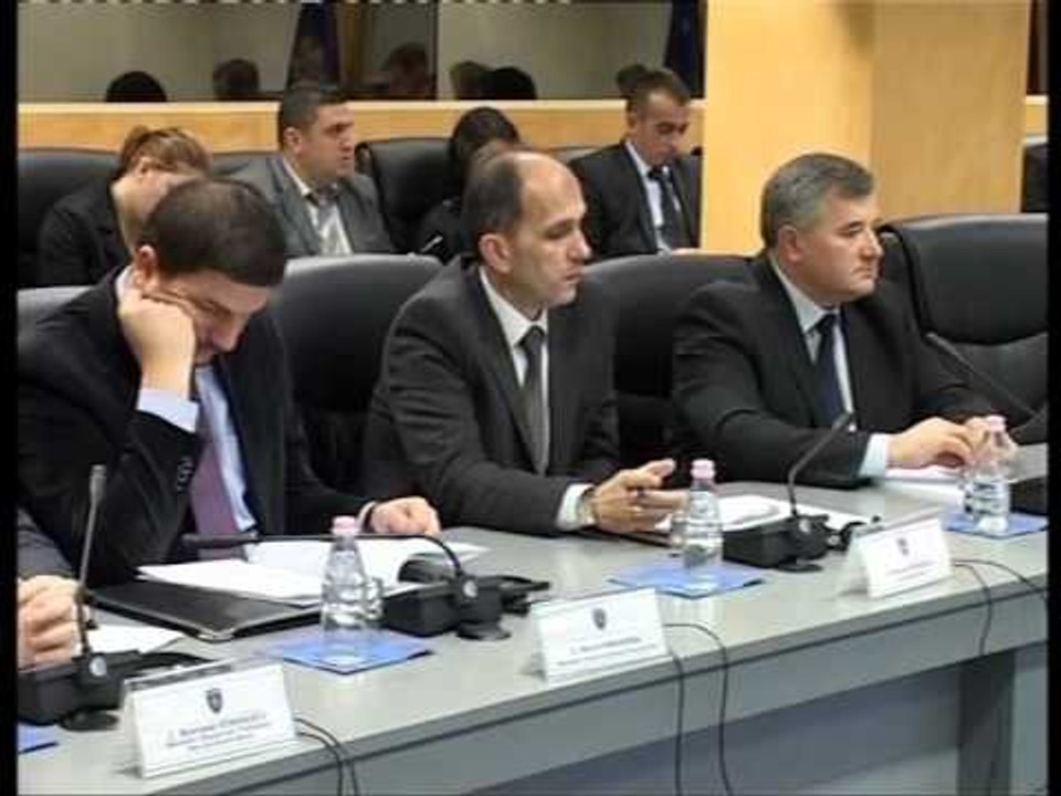 ZBARDHET MARREVESHJEN NE KOSOVE,ISA MUSTAFA KRYEMINISTER,PDK DO TE MARRE 8 MINISTRI LAJM