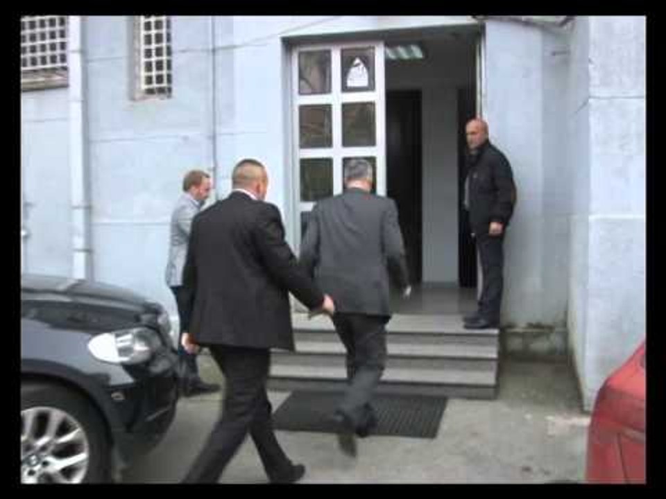 SHTYHET ZYRTARIZIMI I MARREVESHJES PER QEVERINE NE KOSOVE MES PDK DHE LDK LAJM