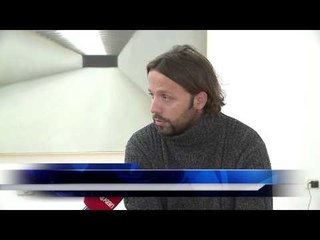 NJE EKSPOZITE PER KOHEN DHE HAPESIREN