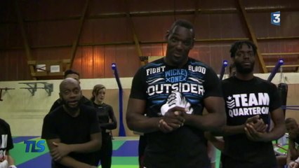 VIDEO. Un champion de boxe thaï met au tapis les amalgames