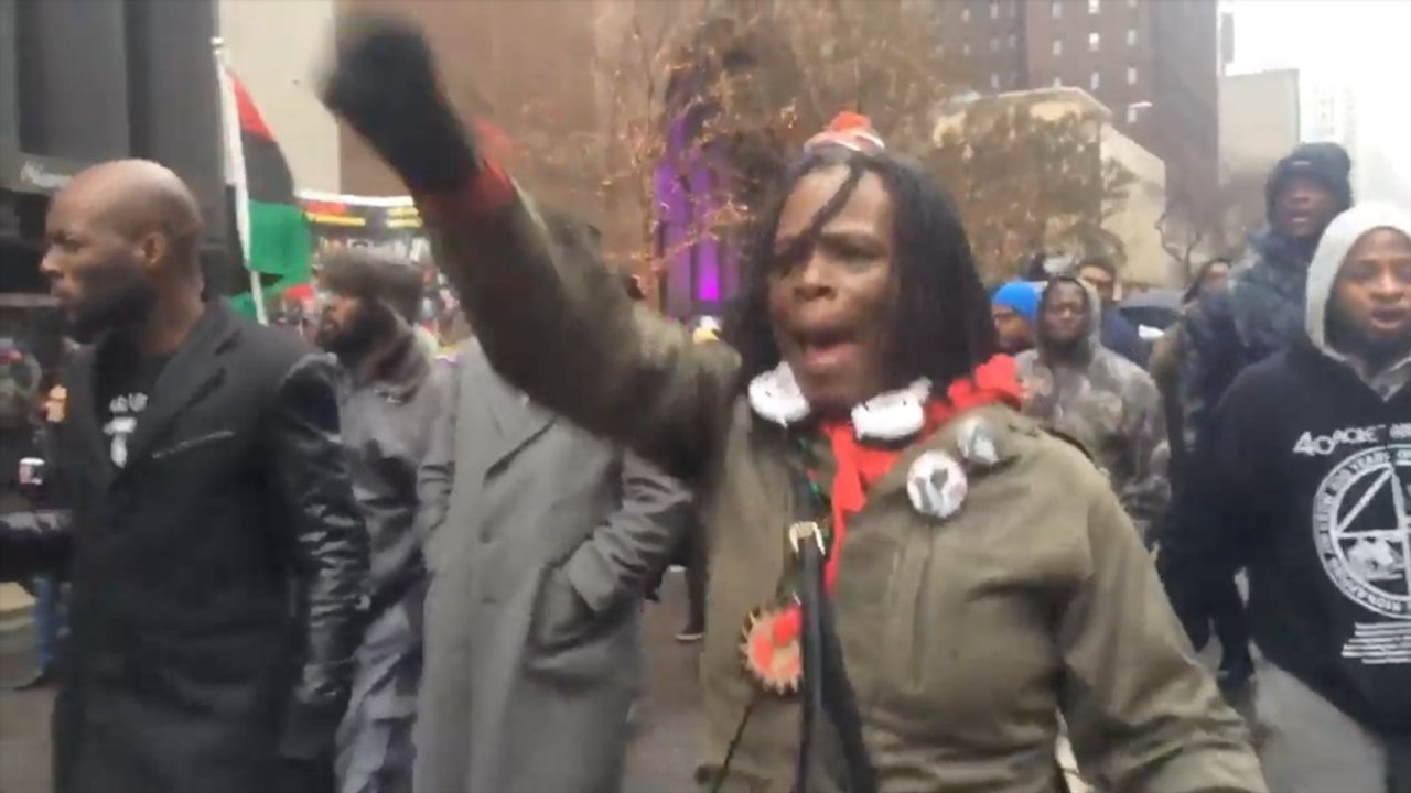 Chicago protesters take to streets on Black Friday
